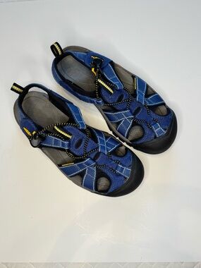 Keen Waterproof Fisherman Hiking Shoe